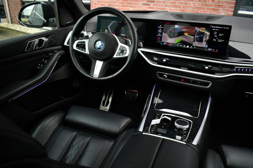 BMW X5 xDrive50e M-Sport Skylounge Comf-stoel ACC 360 HUD H/, 12 maanden, Gebruikt, 2395 kg, Zwart