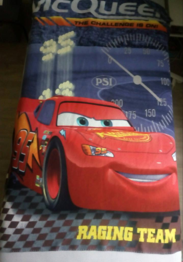 Fleece deken Cars Lightning McQueen, Ophalen of Verzenden, Gebruikt, 100 cm of meer, Deken