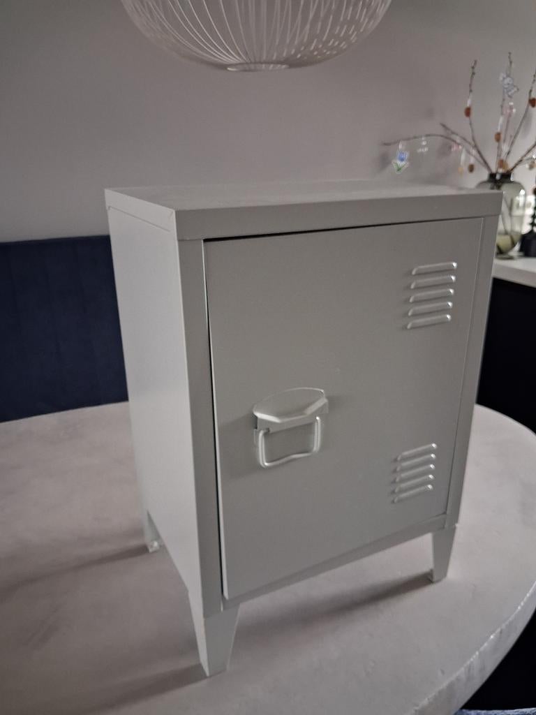 Nachtkastje locker, Ophalen, Gebruikt