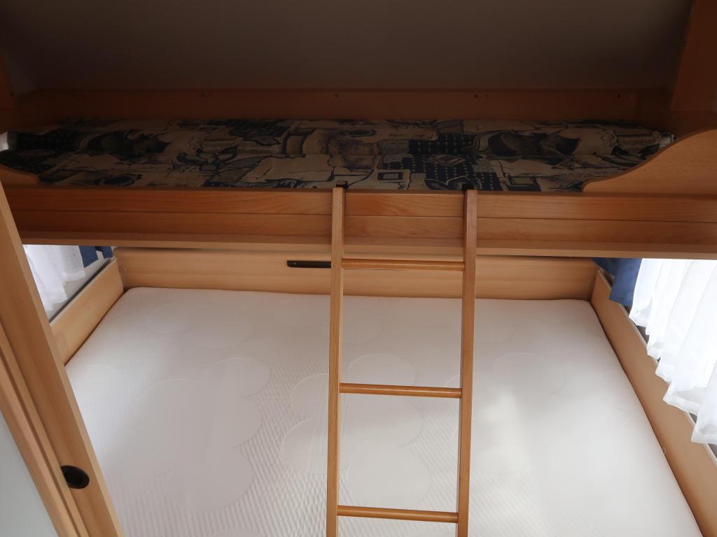 Eifelland Holiday 460 TK LICHTGEWICHT MET VOORTENT, Caravans en Kamperen, Rondzit, Schokbreker, Eifelland, 4 tot 5 meter