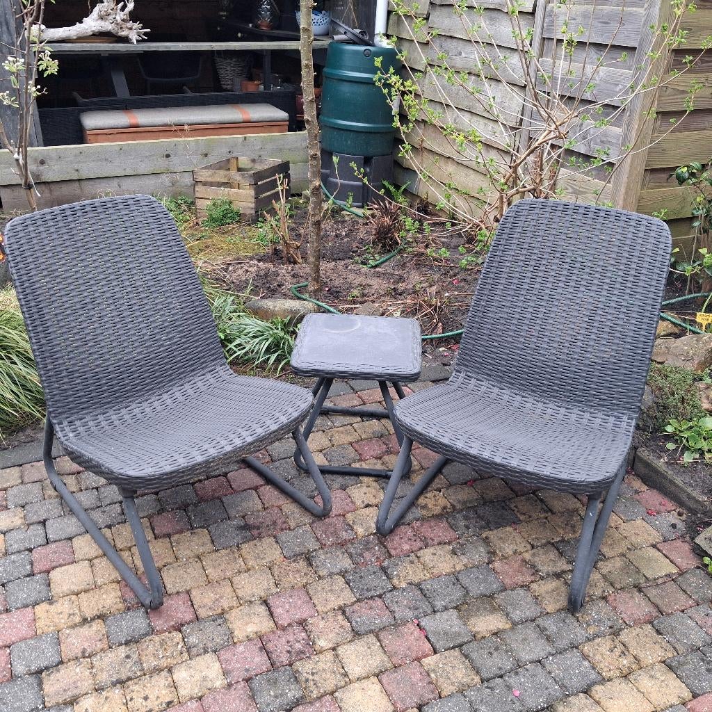 Tuinsetje met tafeltje, Ophalen, Gebruikt, Kunststof