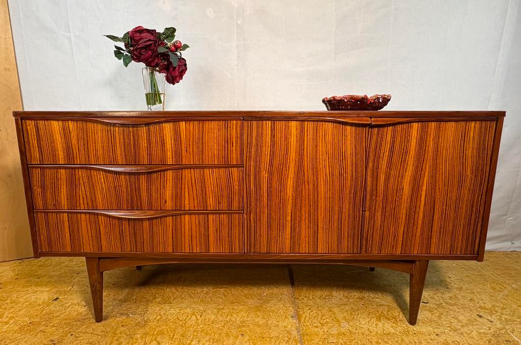 Gratis bezorging!Midcentury retro vintage dressoir teak 1960, Elliots of Newbury, Gebruikt, Mid century retro vintage teak zebrano dressoir 1960