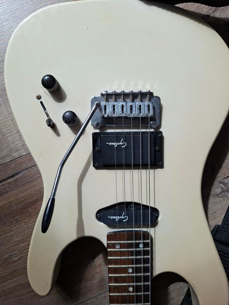 Witte elektrische gitaar met Cyclone pickups, Ophalen of Verzenden