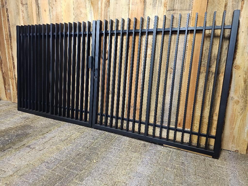 Model: VERTICALE inrijpoort / schuifpoort / hekwerk op maat!, Met poort, Nieuw, IJzer, Spijlenhekwerk