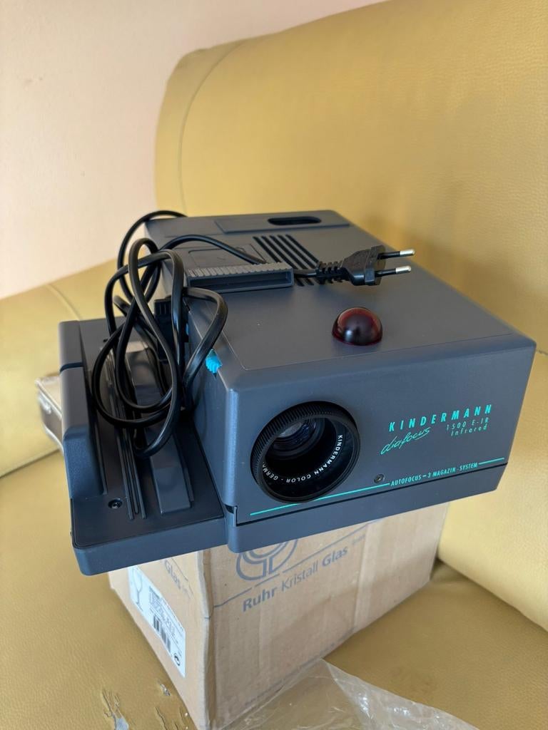 Kindermann Diaplus 1500 IR diaprojector – autofocus dia proj, Ophalen, Gebruikt