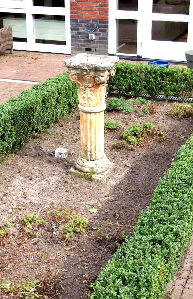 Antieke stenen zuil/sokkel, zwaar & massief, Ophalen, Zo goed als nieuw