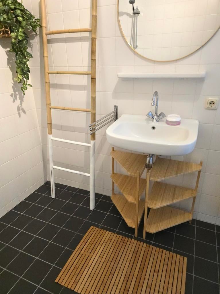 Bamboe handdoekenrek / decoratieve ladder + badmat €10,-, Ophalen, 25 tot 50 cm, Minder dan 100 cm