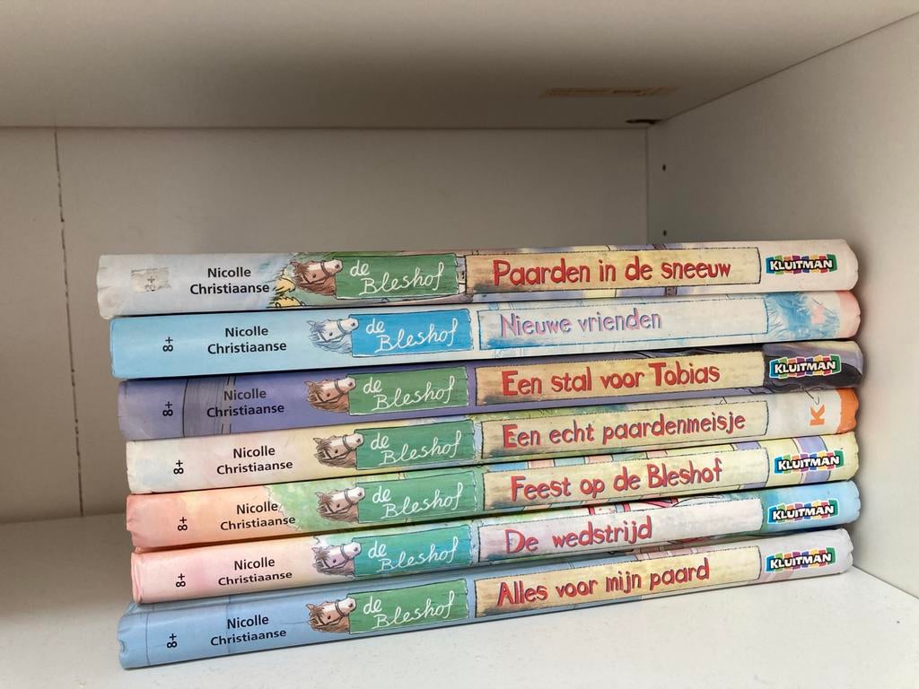 Diverse paardenboeken: De Bleshof, De Ponygirls, De Paardenh, Ophalen, Gelezen, Fictie algemeen