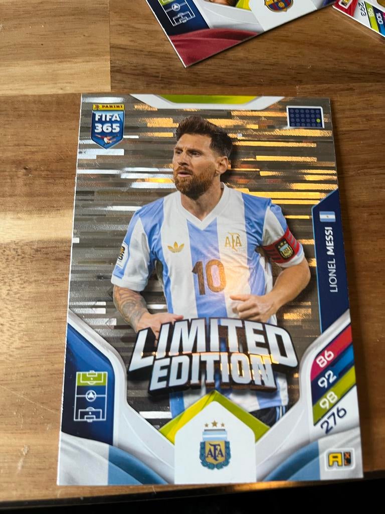 Zeldzame Grote Limited Edition Lionel Messi FIFA 365 Kaart, Ophalen of Verzenden, Zo goed als nieuw, Buitenlandse clubs, Spelerskaart