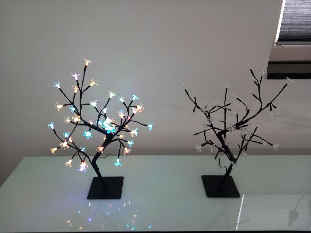 2 NIEUWE KERSENBLOESSEM TAFELLAMPEN VAN HEERDINK, Huis en Inrichting, Lampen | Tafellampen, Ophalen of Verzenden, Nieuw, Overige materialen