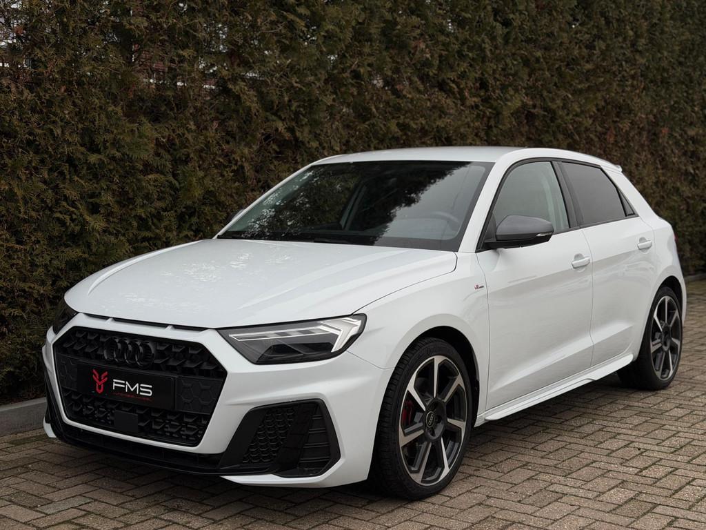 Audi A1 Sportback 40 TFSI 3x S-Line CarPlay 207pk, USB, Zwart, 4 cilinders, Leder en Stof