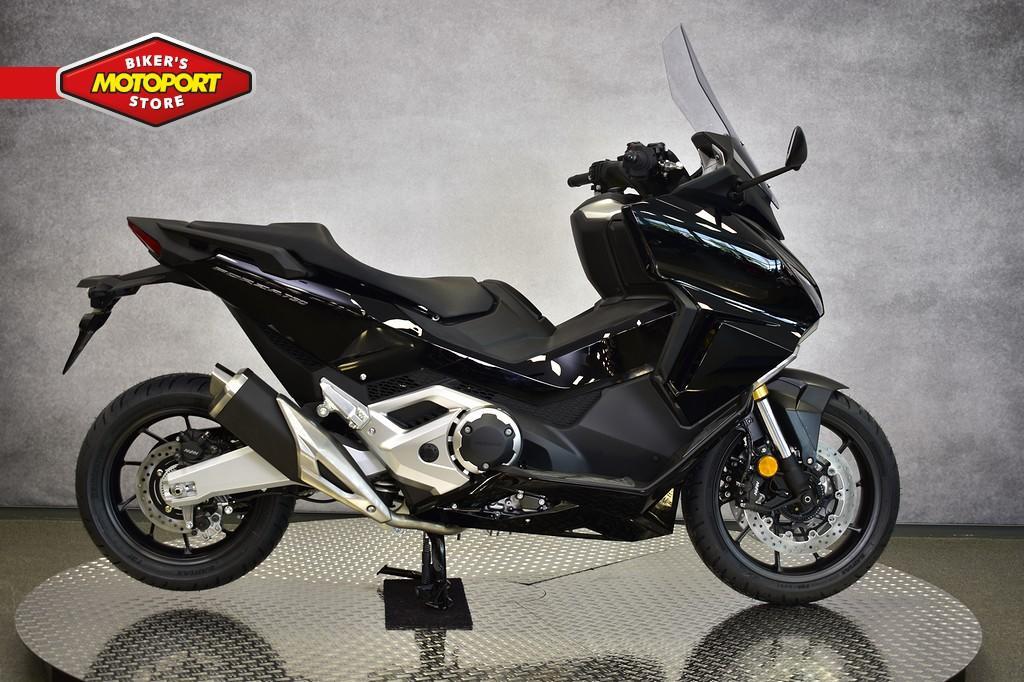 Honda FORZA 750 (bj 2021), Scooter, Honda Motor Europe, Bedrijf, Crystal Bldng B-Unit B11.2 Rivium Blv200
2909 LK  Capelle aan den IJsel, NL