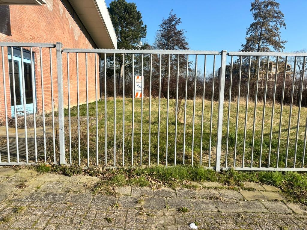 Gegalvaniseerd stalen hekwerk / spijlenhek – ca. 190 cm hoog, Tuin en Terras, Ophalen, Met poort, Gebruikt, Spijlenhekwerk