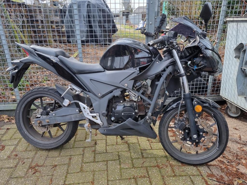 Berini r51 schakelbrommer met schade €450,-, Ophalen, Gebruikt