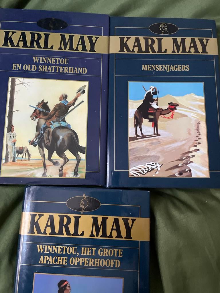 Karl May boeken: Winnetou en Mensenjagers, Boeken, Romans, Gelezen, Nederland, Ophalen of Verzenden