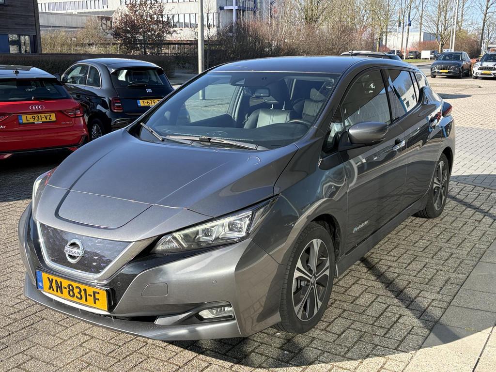 Nissan LEAF Tekna 40 kWh SOH 87,8% | ProPilot | 360 Camera |, Gebruikt, 150 pk, Leder en Stof, Origineel Nederlands