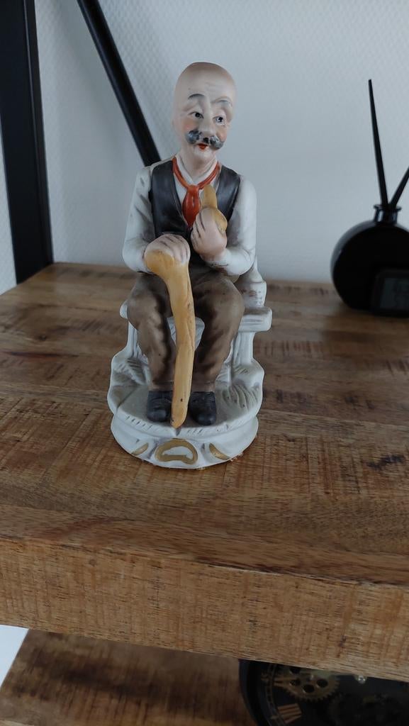 Vintage beeldje oude man met wandelstok, Ophalen of Verzenden
