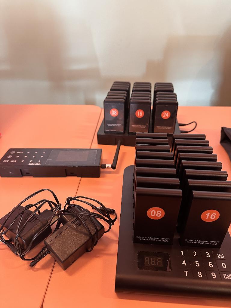 VEVOR Pager Systeem – 16 & 24 stuks, Telecommunicatie, Zenders en Ontvangers, Zo goed als nieuw, Zender en Ontvanger, Ophalen