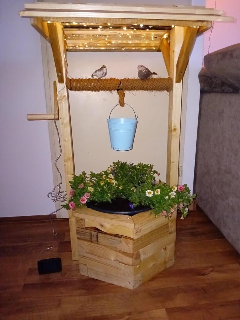 Plantenbak waterput met verlichting en plantjes, Tuin en Terras, Ophalen