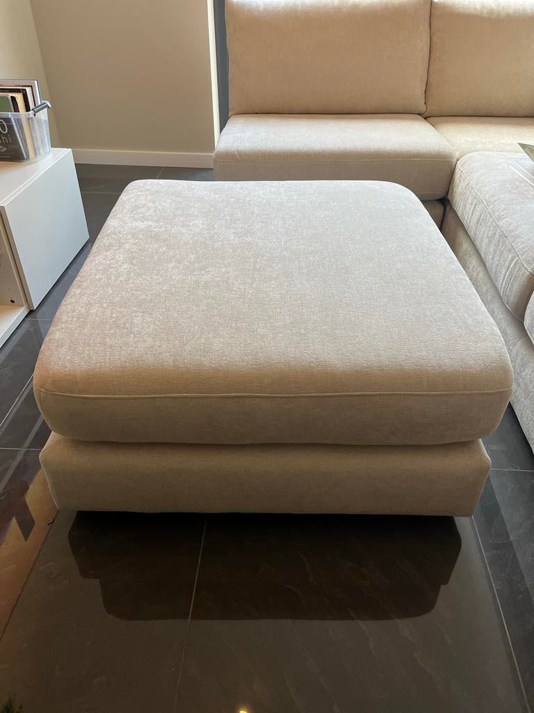 Hocker (minotti), Ophalen, Vierkant, Nieuw, 75 tot 100 cm