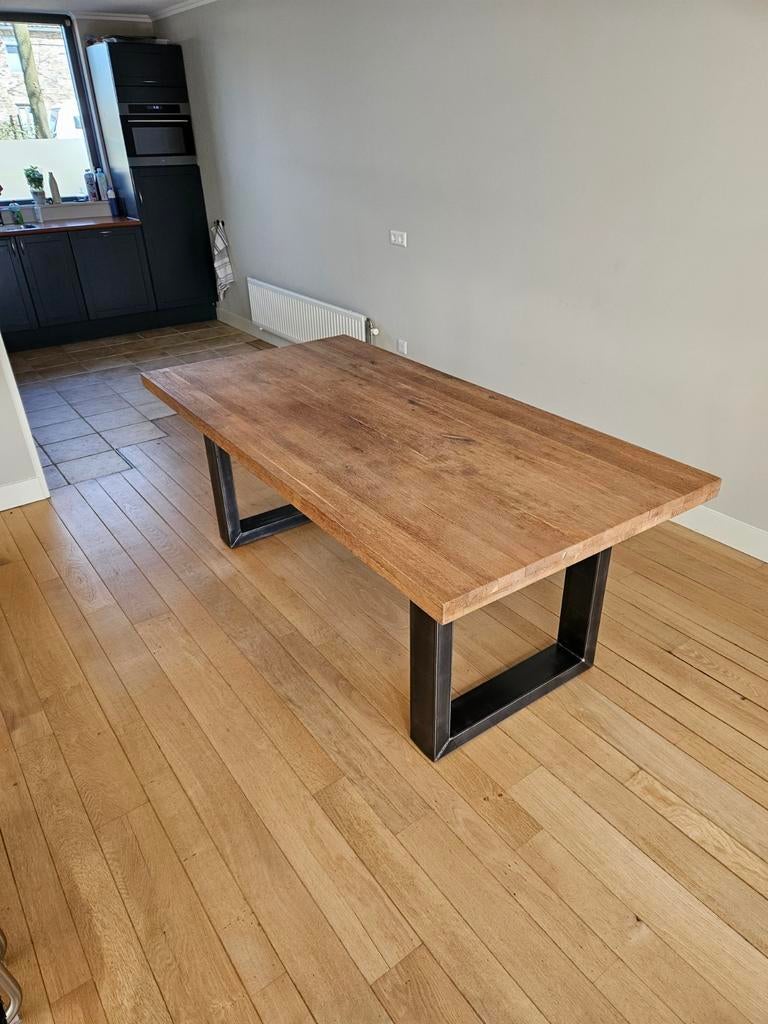 Eikenhouten eettafel, Ophalen