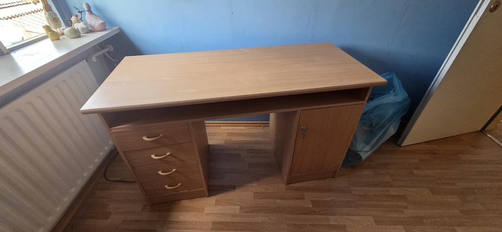 Bureau met kastje (met slot) en lades, Ophalen, Gebruikt, Kinderbureau