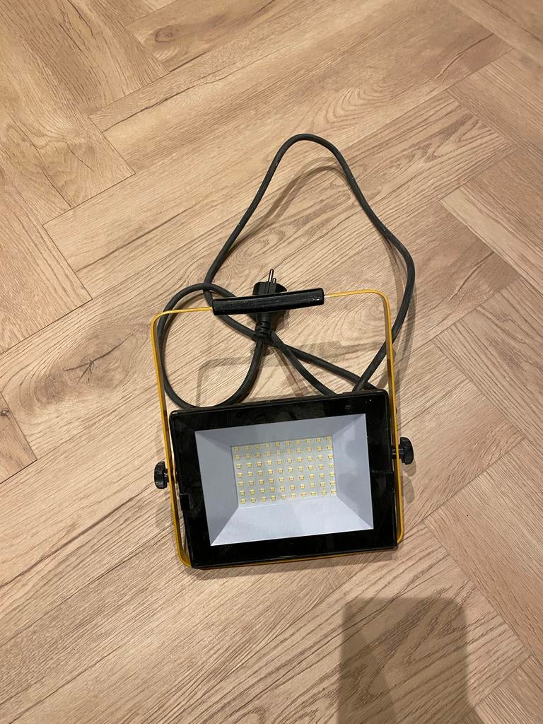 Prolight LED bouwlamp 50W met snoer, kantelbaar, Ophalen, Zo goed als nieuw, 50 tot 200 watt, Lamp