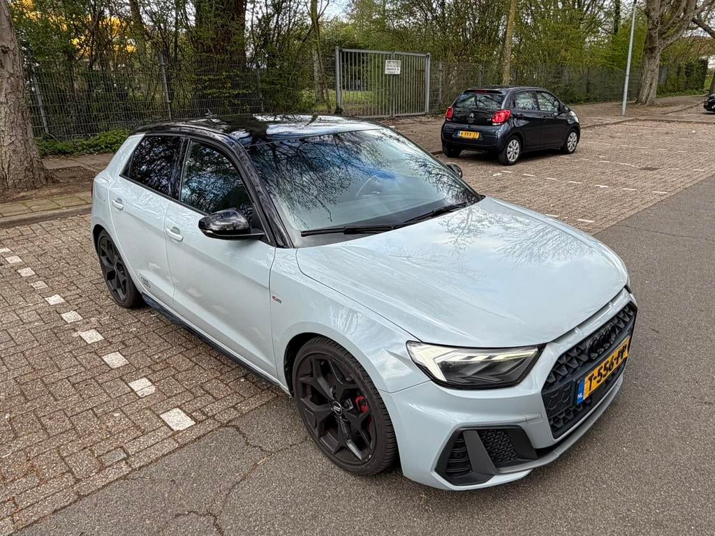 Audi A1 40 Tfsi 200pk Sportpakket 2020 Nardo Grijs, Auto's, Audi, A1, 4 cilinders, 1984 cc, Leder en Stof