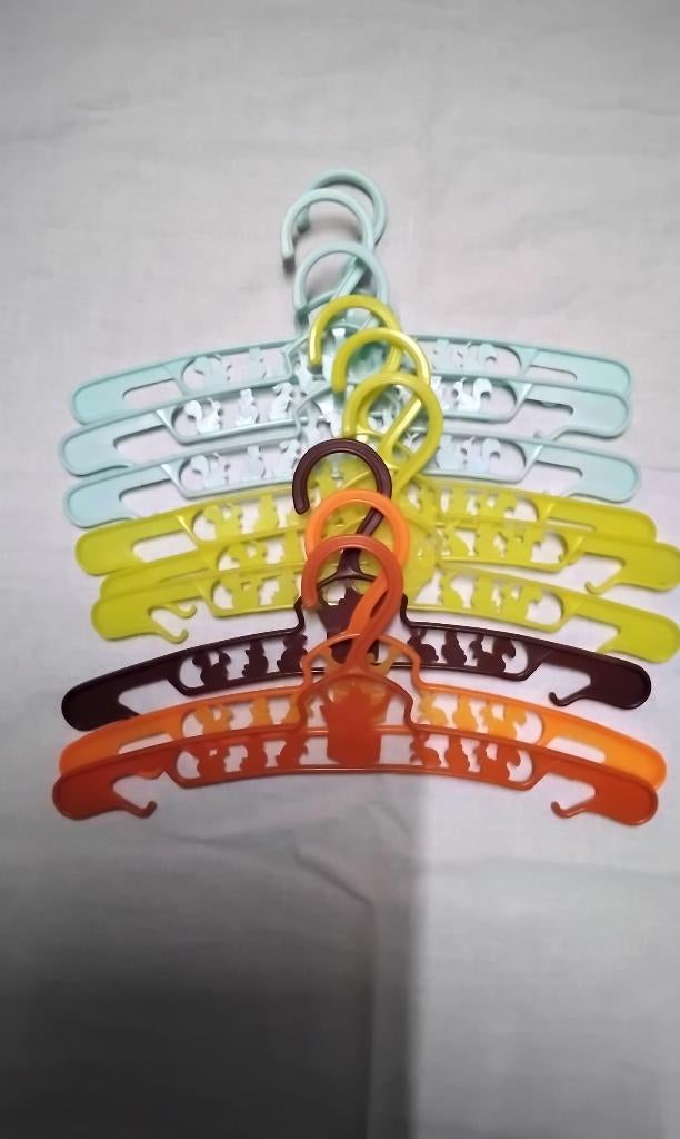 9 vintage baby kleerhangers plastic, Ophalen of Verzenden, Zo goed als nieuw, Onbekend