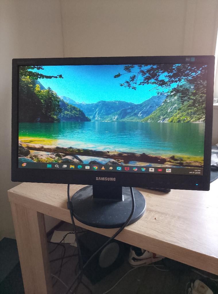 Samsung 24 inch Monitor, Ophalen of Verzenden, Zo goed als nieuw, Samsung, VGA
