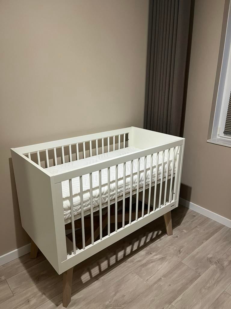 Kidsmill ledikant + matras, Ophalen, Zo goed als nieuw, Ledikant