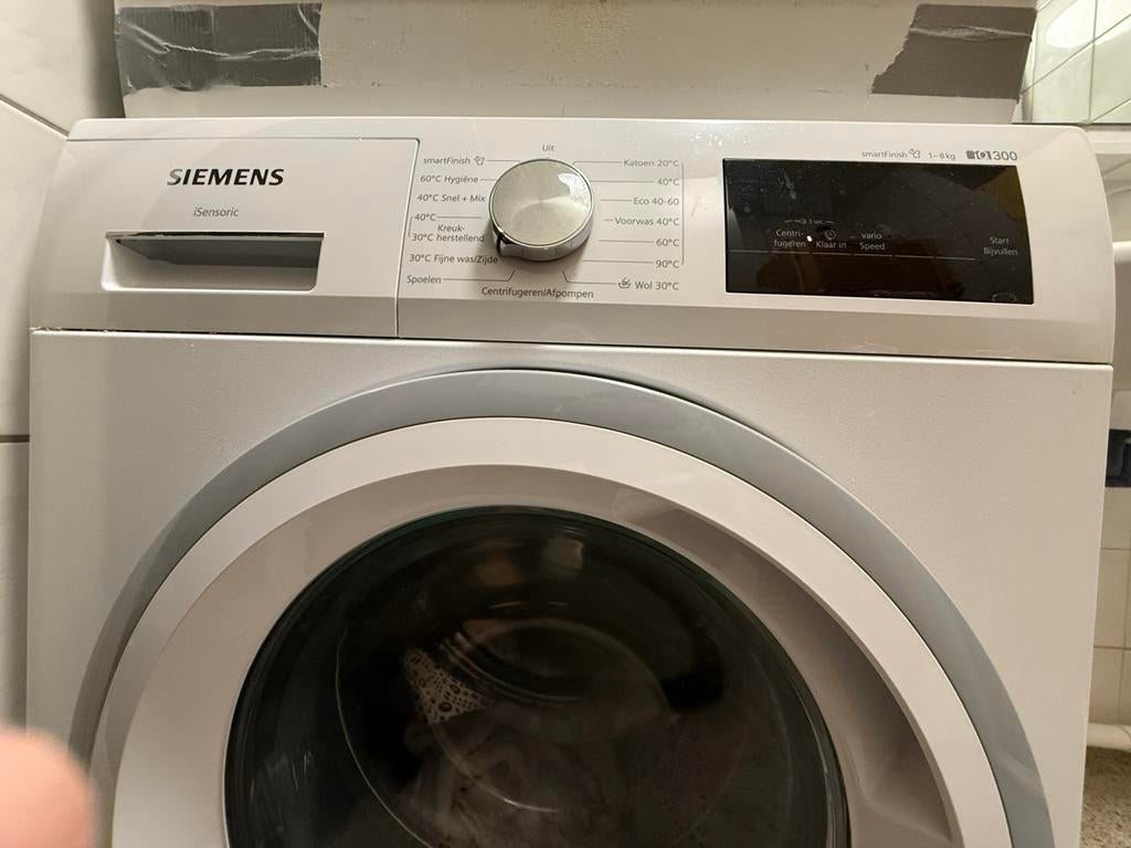 Siemens iQ300 wasmachine en Siemens iQ wasdroger, Ophalen, 1200 tot 1600 toeren, Gebruikt, 8 tot 10 kg