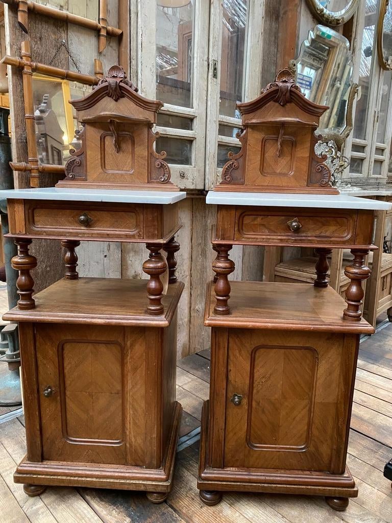 Twee sierlijke Franse kastjes nachtkastjes met marmer, Ophalen, Gebruikt, Minder dan 45 cm