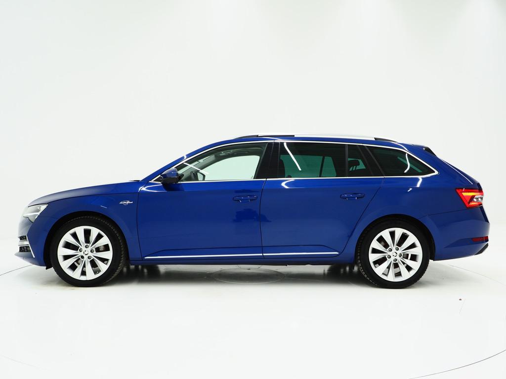 Skoda Superb Combi 1.4 TSI iV Laurin & Klement | Panoramadak, Gebruikt, Zwart, 4 cilinders, Blauw