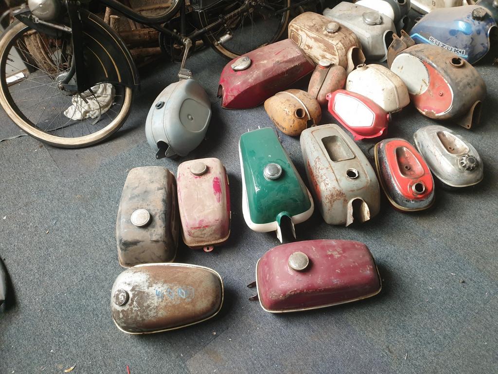 Zoek je nog een benzinetank?, Ophalen of Verzenden, Overige merken