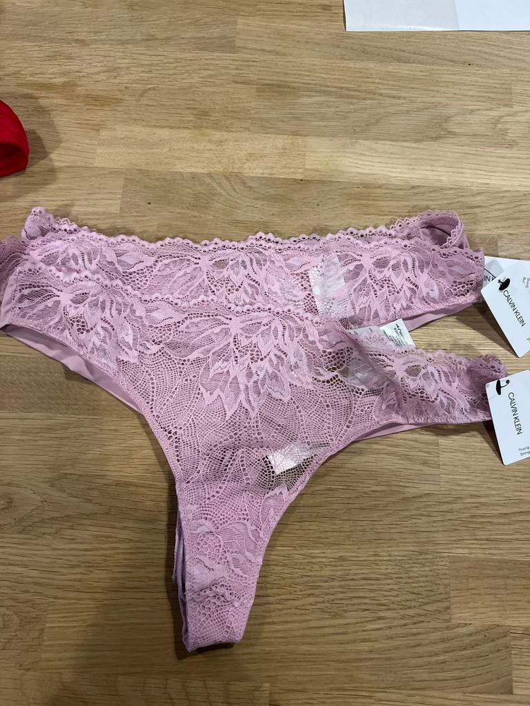 Calvin Klein string maat 40 NIEUW!! Nu €7,50, Ophalen of Verzenden, String
