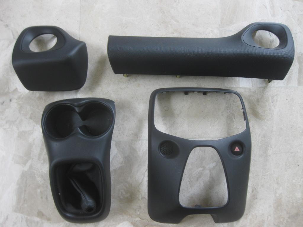 dashboard inleg, toyota aygo, citroen c1 of peugeot 108, Auto-onderdelen, Dashboard en Schakelaars, Ophalen of Verzenden, Citroën