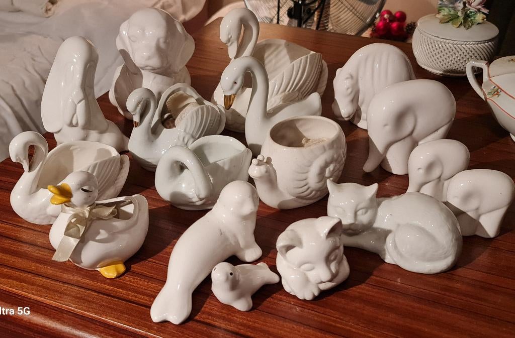 Set witte porseleinen dierenbeeldjes, Ophalen of Verzenden