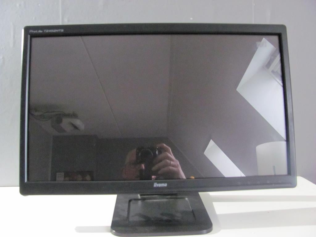 IIyama prolite T2452MTS met vga/dvi/hdmi/24 inch, HDMI, Iiyama ProLite, 3 tot 5 ms, Kantelbaar