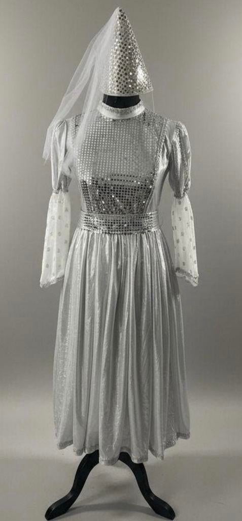 Prinsessenjurk zilver/wit maat 140 met pailletten en muts, Ophalen of Verzenden, Zo goed als nieuw, 134 t/m 140, Meisje