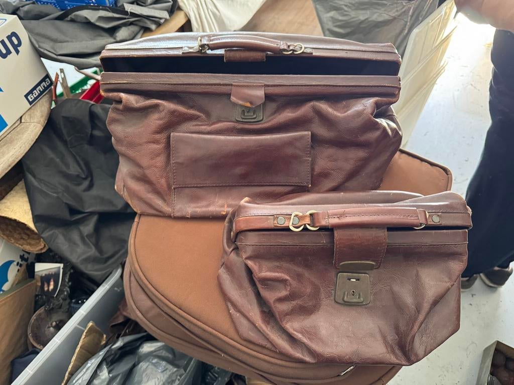 Dokterstas leren set groot en klein, Ophalen