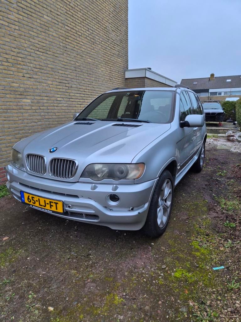 BMW X5 4.4 I AUT 2003 Grijs, Auto's, Automaat, 138 €/maand, 2080 kg, Vierwielaandrijving