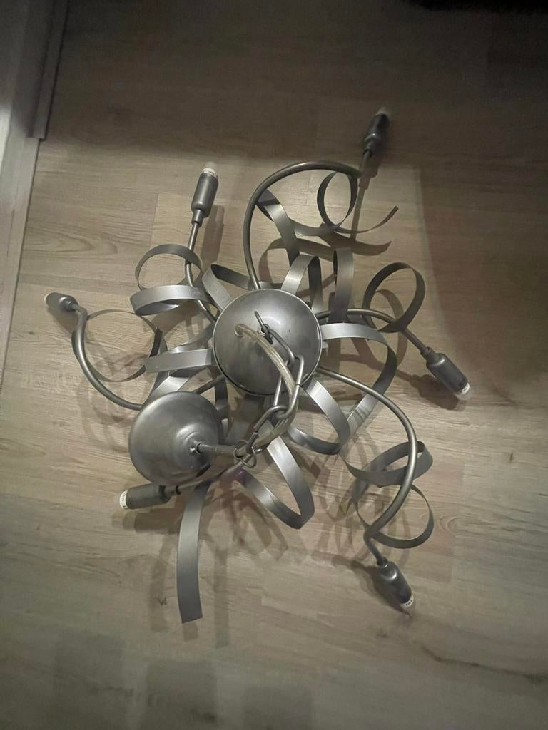 Handgemaakte lamp met krullen design zilver, Ophalen, Zo goed als nieuw, Metaal