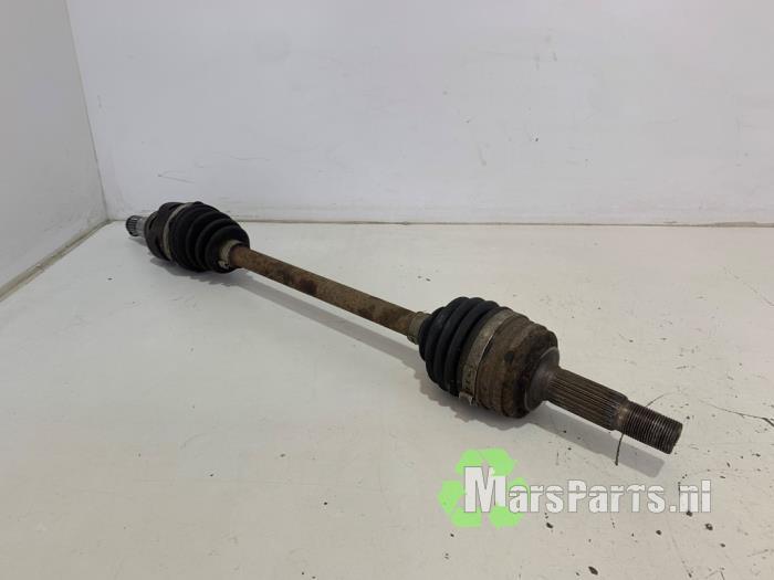 Aandrijfas links-voor van een Toyota Aygo, Gebruikt, -, -, Ophalen of Verzenden