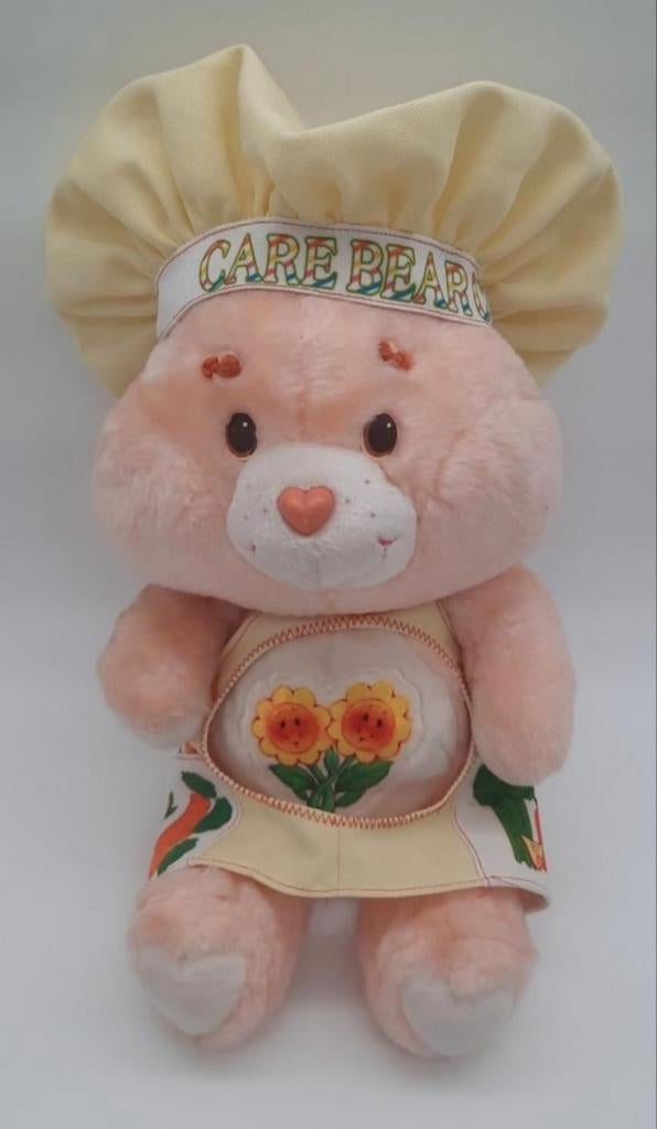 Troetelbeer / Care Bears Friends Bear + muts & schort 1983, Ophalen of Verzenden, Gebruikt, Beer