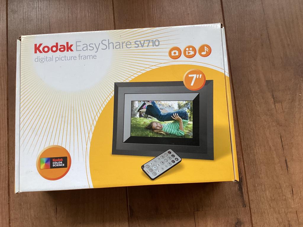 Kodak easyshare SV710. Digitale fotolijst compleet., Gebruikt, Film, Kleiner dan 8 inch, 1 tot 2 GB