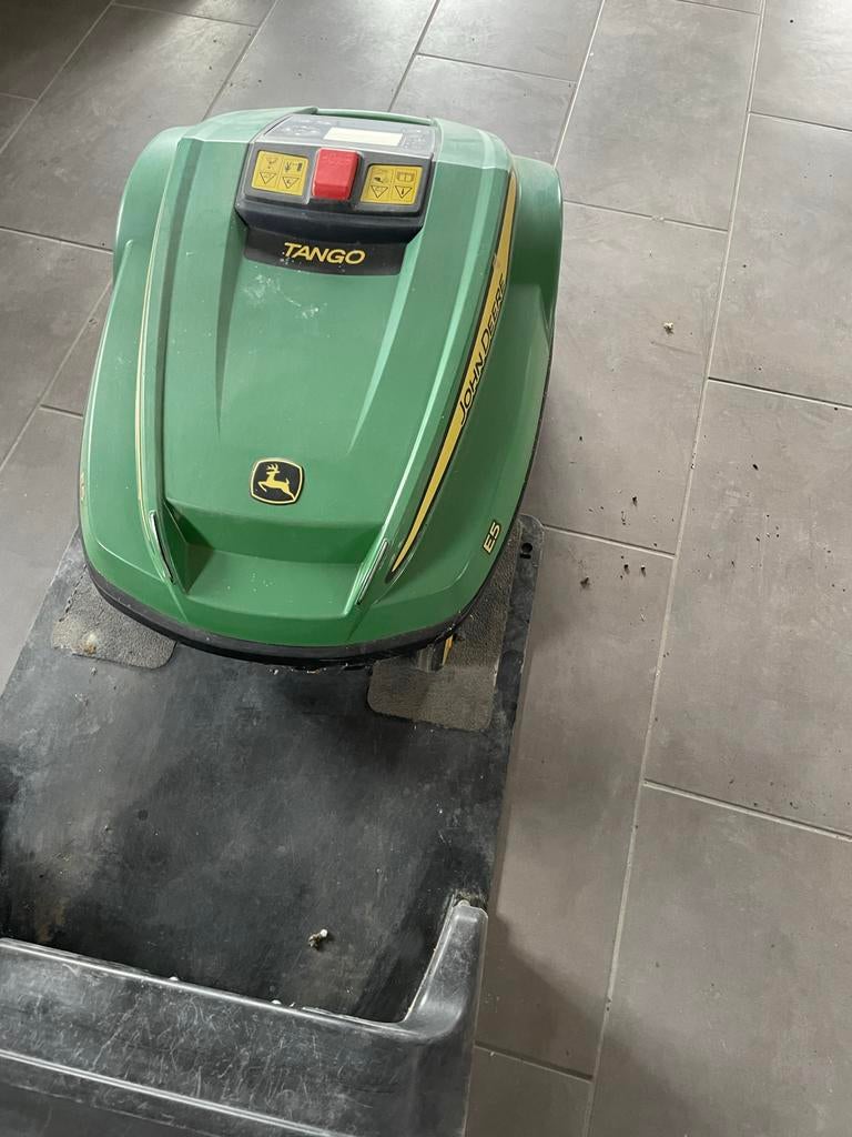 John Deere Tango E5 Robotmaaier, Ophalen, Gebruikt, Meer dan 25 cm