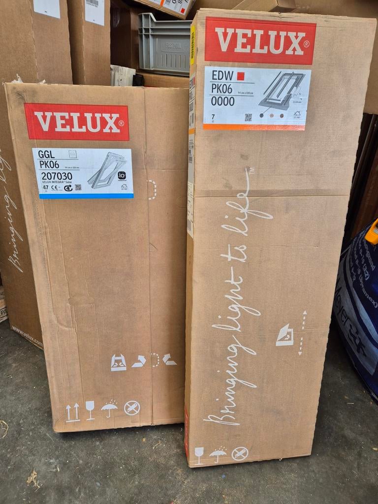 Magazijn opruiming nieuwe VELUX dakramen!!!!