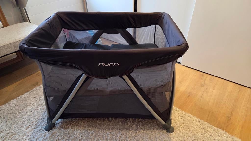 Nuna campingbedje met matras. Hoogte verstelbaar., Kinderen en Baby's, Babywiegjes en Ledikanten, Ophalen of Verzenden, Zo goed als nieuw