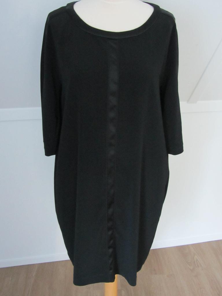 Marccain jurk 42, zwart, 3/4 mouw, glans bies voor, Verzenden, Zwart, Maat 42/44 (L), Gedragen